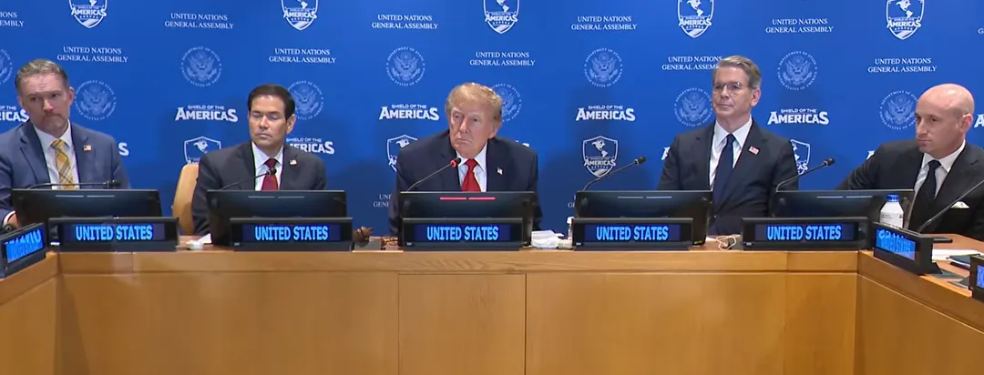 Donald Trump en el Escudo de las Américas.