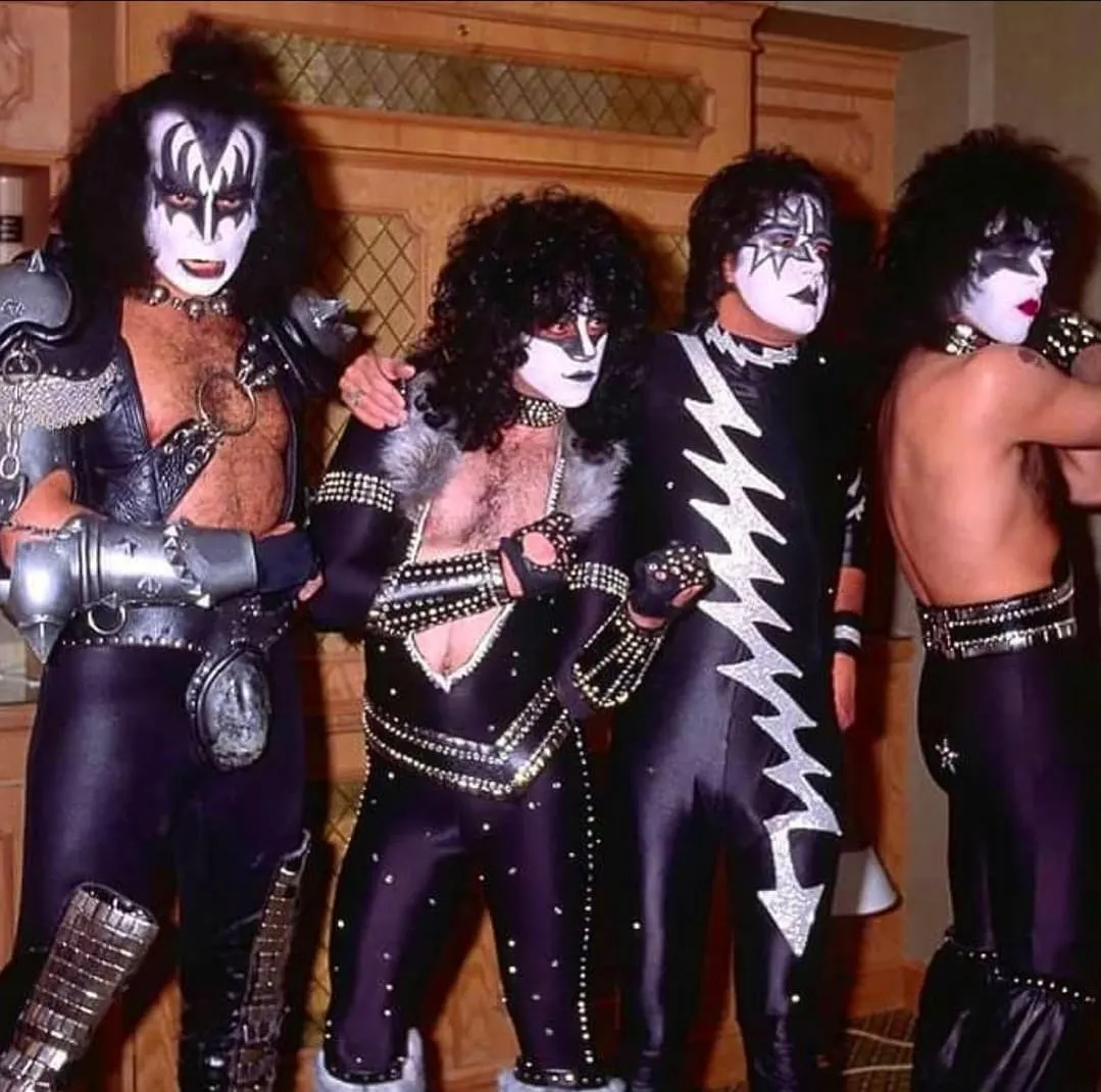 La leyenda del rock y líder de Kiss generó preocupación tras el choque en Malibú.