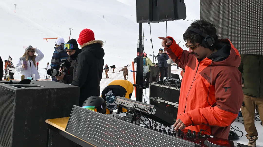 Música, nieve y mucha nieve para la reapertura del histócio centro de esquí ubicado en la alta montaña de Las Heras.
