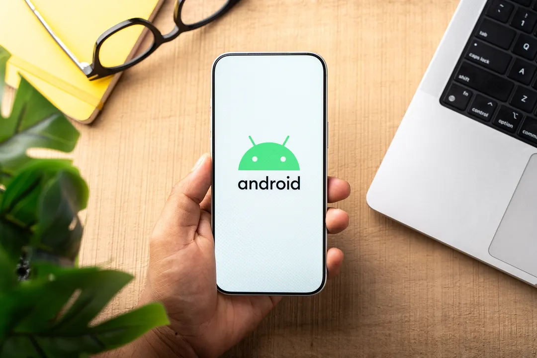 Gmail comenzó a distribuir esta función en Android y iPhone mediante un despliegue progresivo entre sus usuarios.