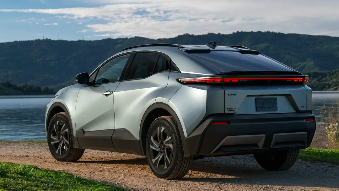 Toyota C-HR: el SUV compacto 100% eléctrico con tracción integral