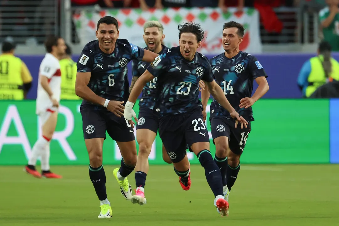 Matías Galarza Fonda, mediocampista de Paraguay, festeja su tempranero gol a Turquía en el Mundial 2026.