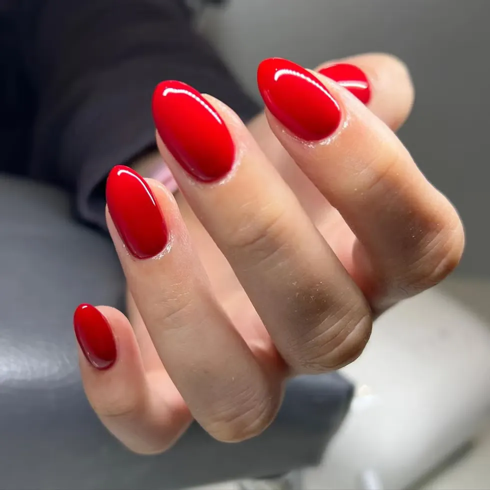 El rojo, el clásico del verano que nunca falla. 