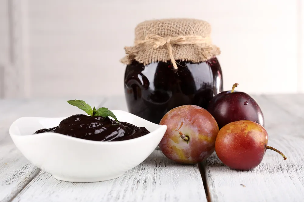 Preparar receta de mermelada de ciruela light en casa asegura un producto natural y libre de conservantes.