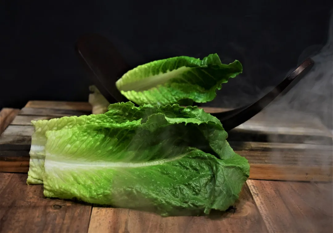 La limpieza de la lechuga es importante. 