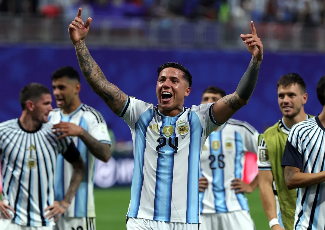 Argentina venció a Egipto con un gol agónico.