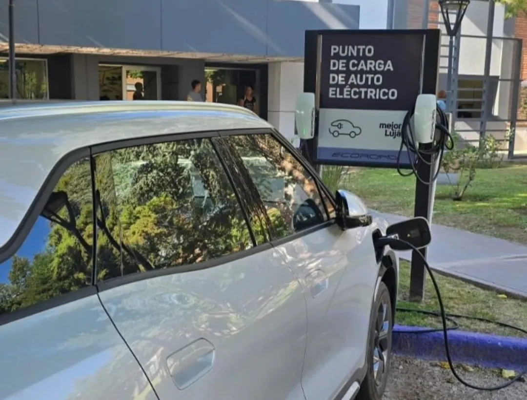 La iniciativa busca impulsar el uso y la compra de vehículos eléctricos.