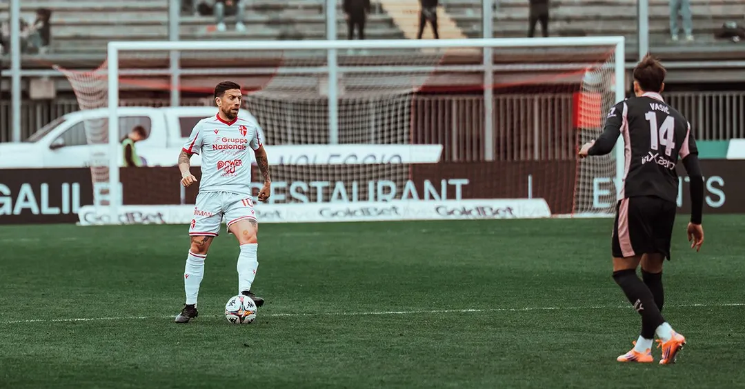 El Papu Gómez se lesionó durante el último partido del Padova contra Palermo.