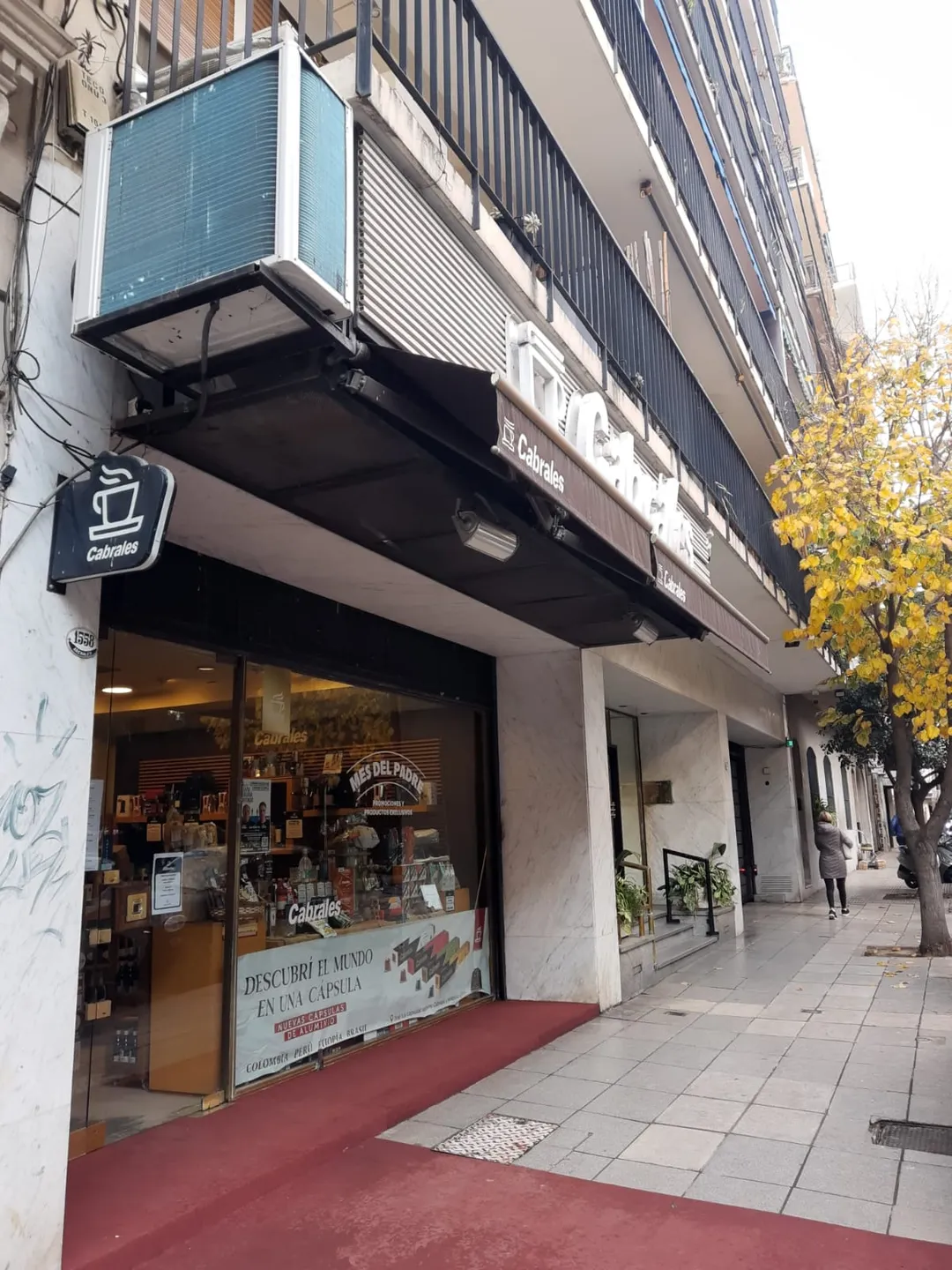 Café Cabrales ubicado en la localidad de Recoleta.
