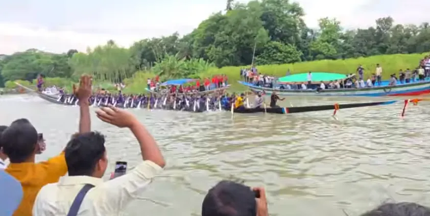 Los barcos tradicionales recordaron la importancia de los ríos en la historia de Daca.