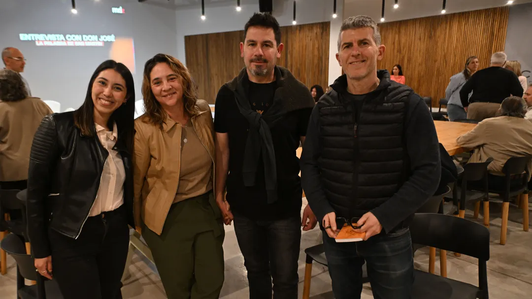 Rocío Muñoz, Cristina Demetri, César Campanello y Esteban Tuninetti. 