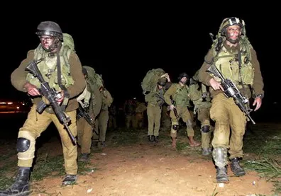 Las tropas de Israel en Gaza siguen matando gente a pesar del alto el fuego. Foto: Efe