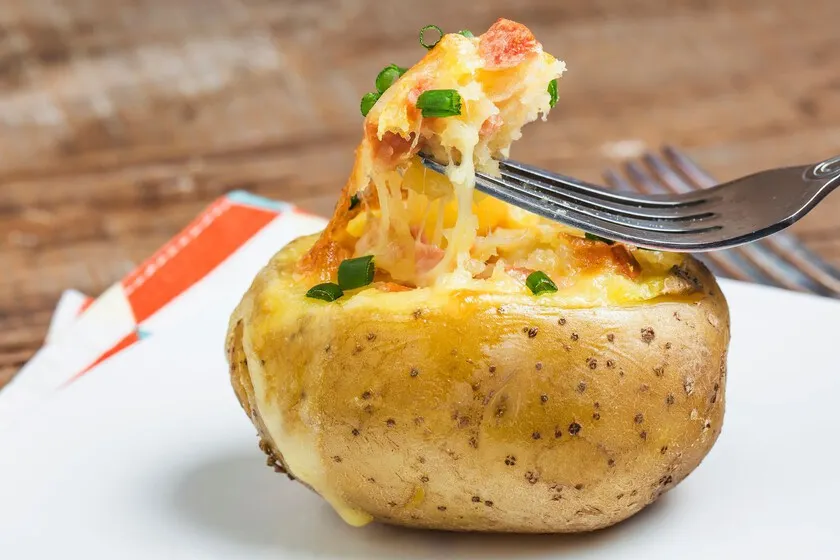 Receta paso a paso de las papas al horno más ricas.