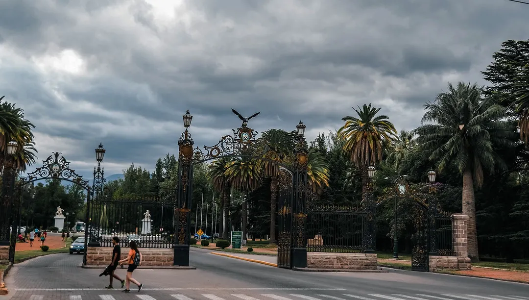 Mendoza tendrá un martes ventoso y con nubosidad variable, según el pronóstico.
