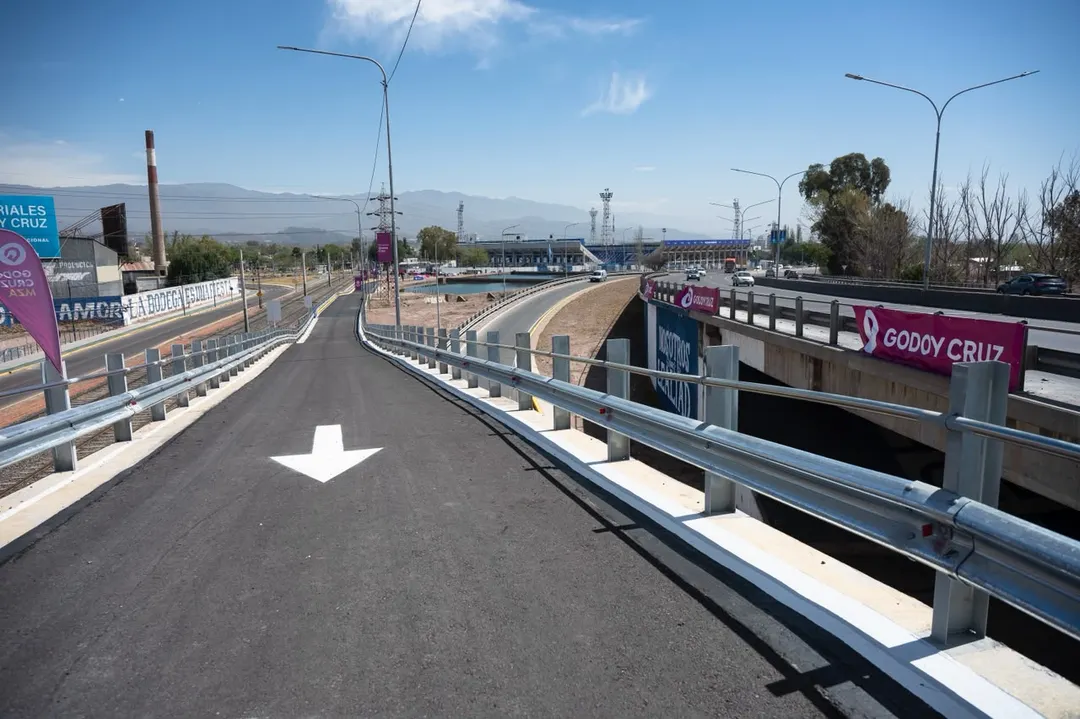 Nueva conexión en la Costanera en Godoy Cruz.