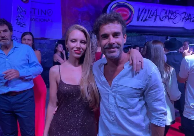 Rocío Pardo y Nicolás Cabré en la presentación oficial de la temporada de verano 2026 en Carlos Paz.