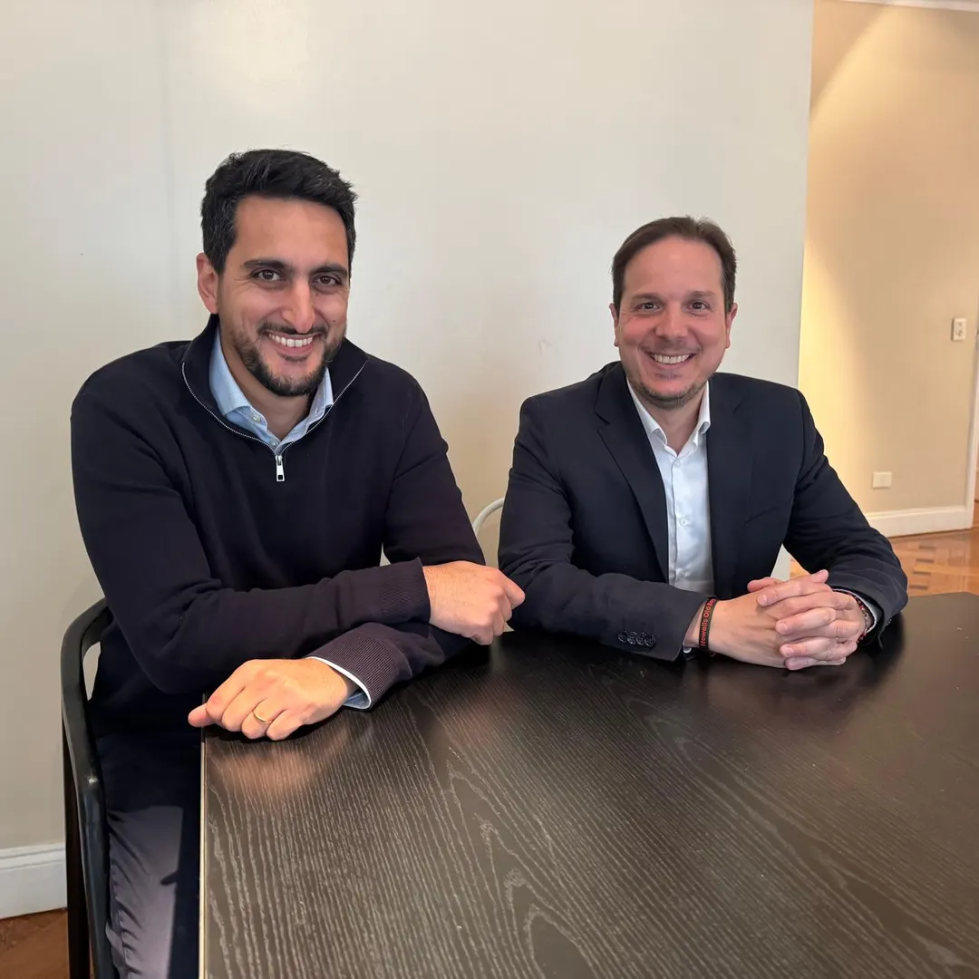 Sonrientes, Juan Espert y Gastón Abonjo