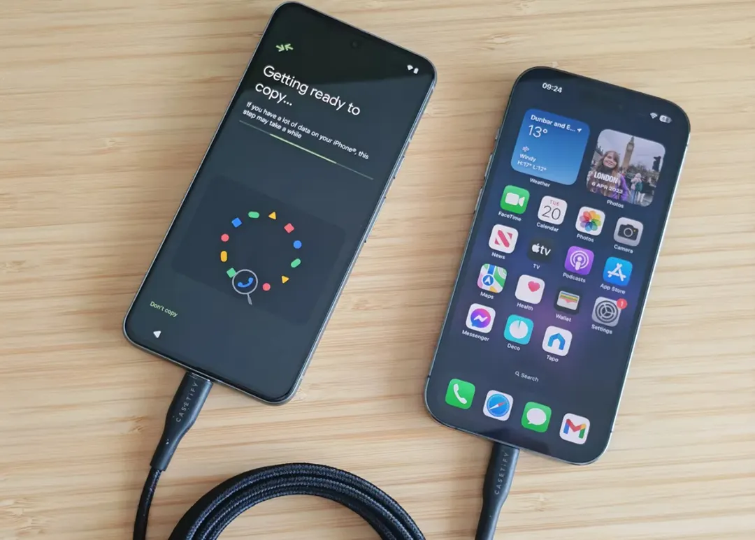 La transferencia por cable permite copiar la mayor cantidad de información, incluyendo WhatsApp, apps y configuraciones clave.