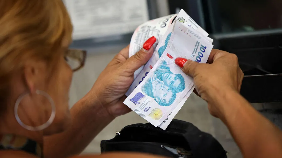 Jubilados y pensionados de Anses cobran aumento, bono y aguinaldo en junio.