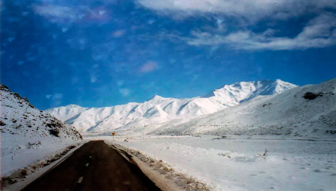 Ruta Provincial 222, la puerta de entrada a Las Leñas y a algunos de los paisajes invernales más espectaculares de Mendoza.