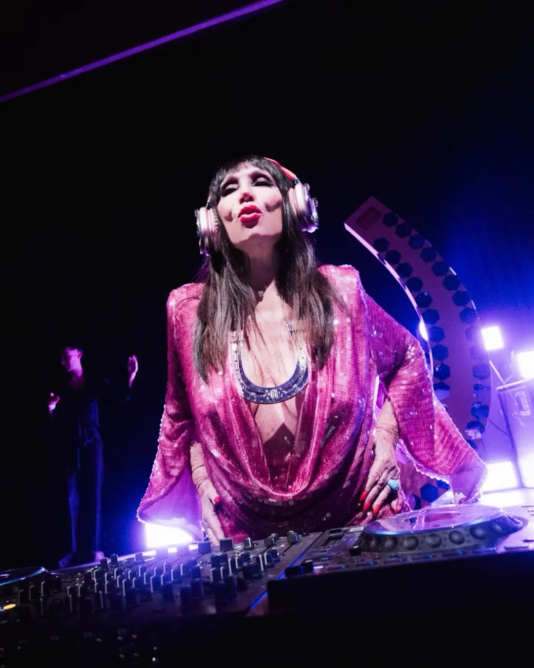 El look fucsia que se robó el afterparty de Esquina.