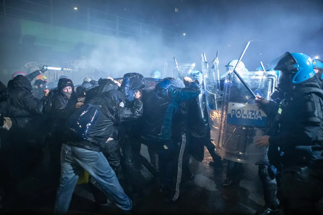 A raíz de estas manifestaciones, se endurecieron los controles en varias partes de Italia.