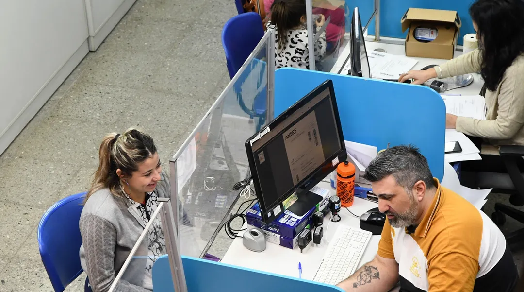 Se puede designar como apoderado ante el Anses a familiares directos, representantes legales, autoridades de instituciones  y entidades bancarias.