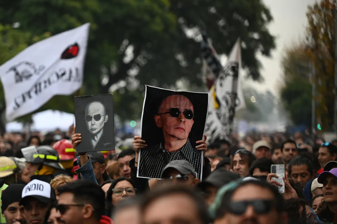 El velorio público del Indio Solari se extendió a lo largo de todo el domingo.