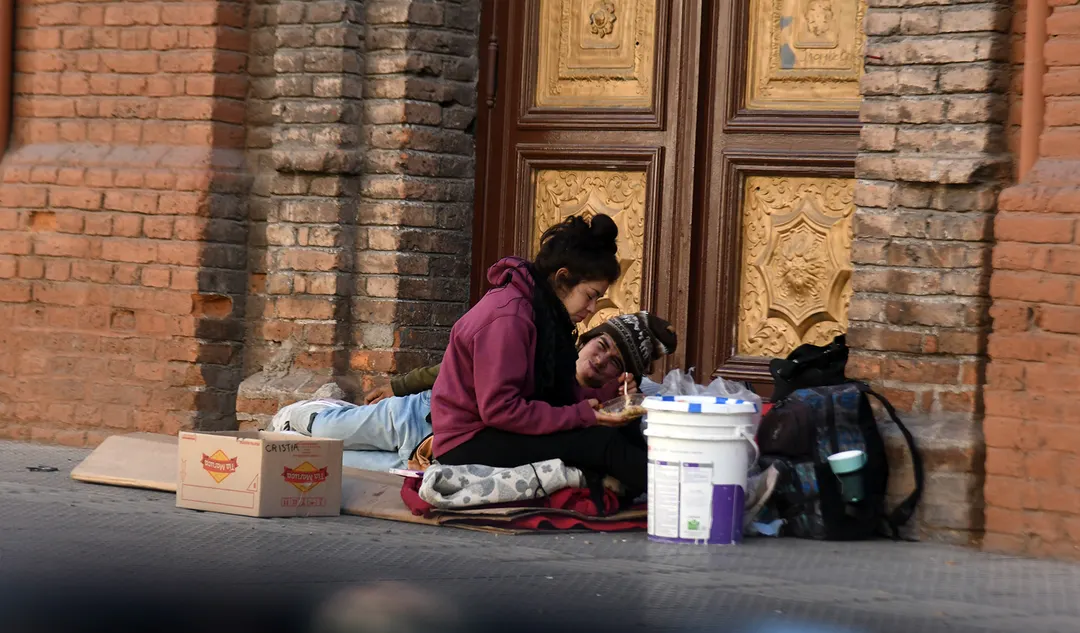 La pobreza sigue en caída, según el Gobierno.