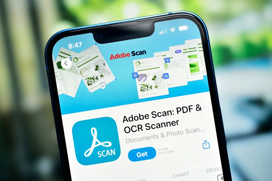 Adobe Scan incorpora detección de bordes y tecnología OCR para procesar documentos PDF.