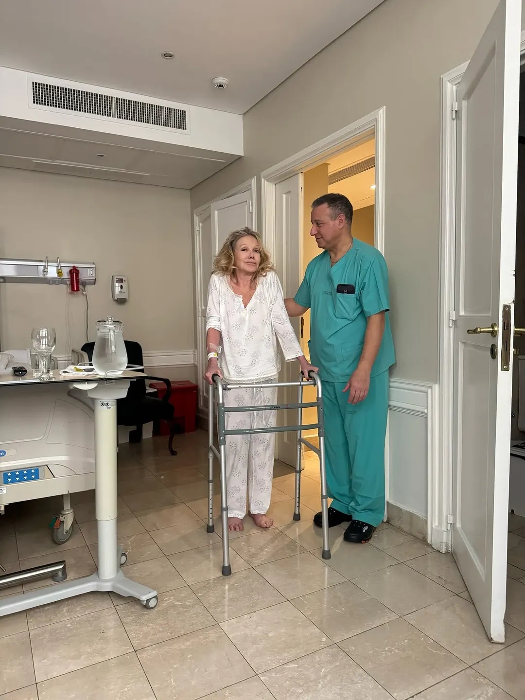 La prestigiosa actriz mostró su recuperación.