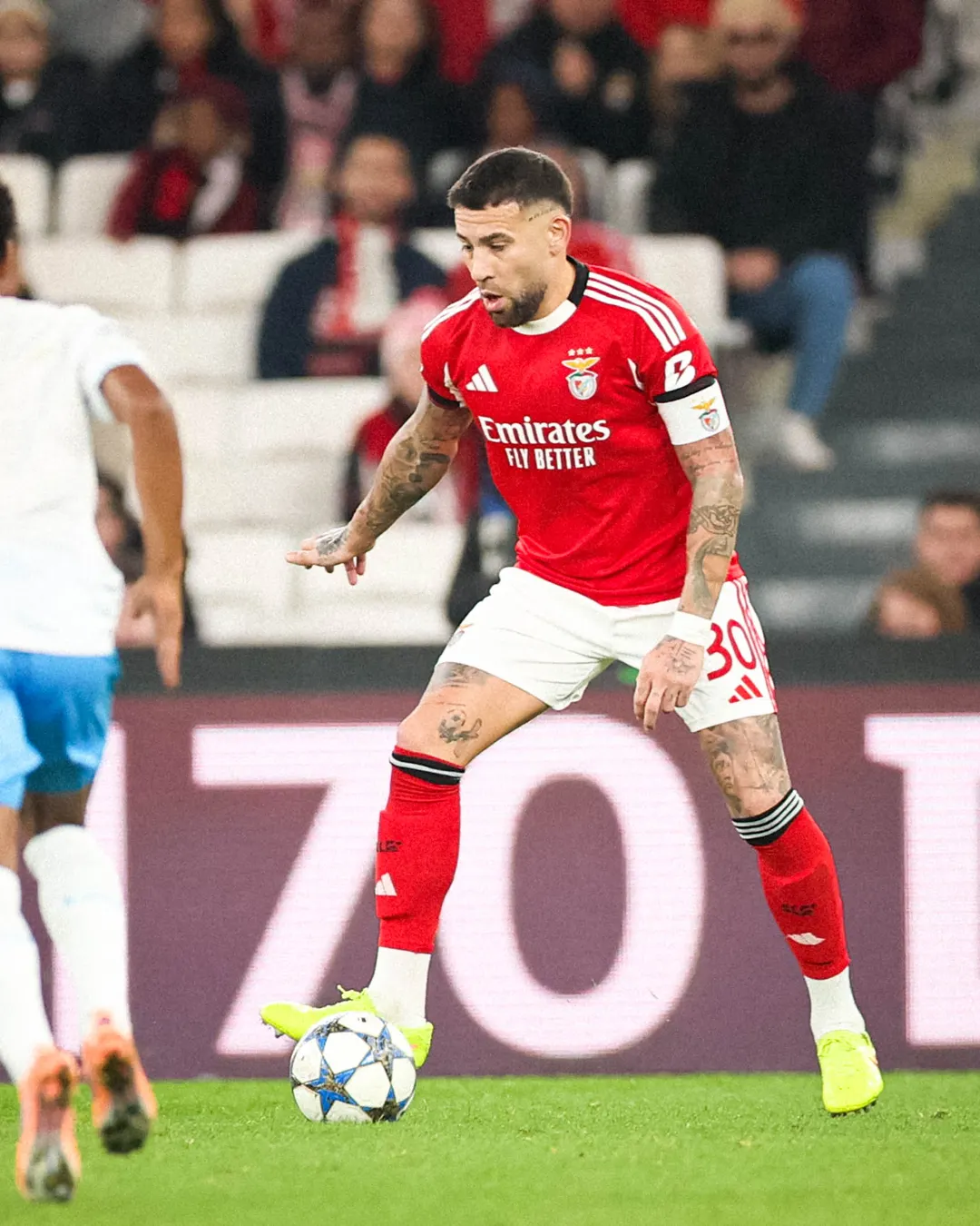 Nicolás Otamendi es uno de los nombres que suenan en Barcelona.