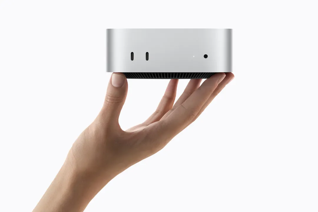 Las conexiones traseras admiten periféricos de alta velocidad mediante el estándar Thunderbolt.