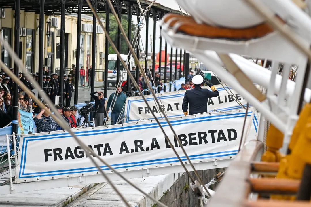 Cómo participar del sorteo de la Armada para embarcarse en la Fragata Libertad.