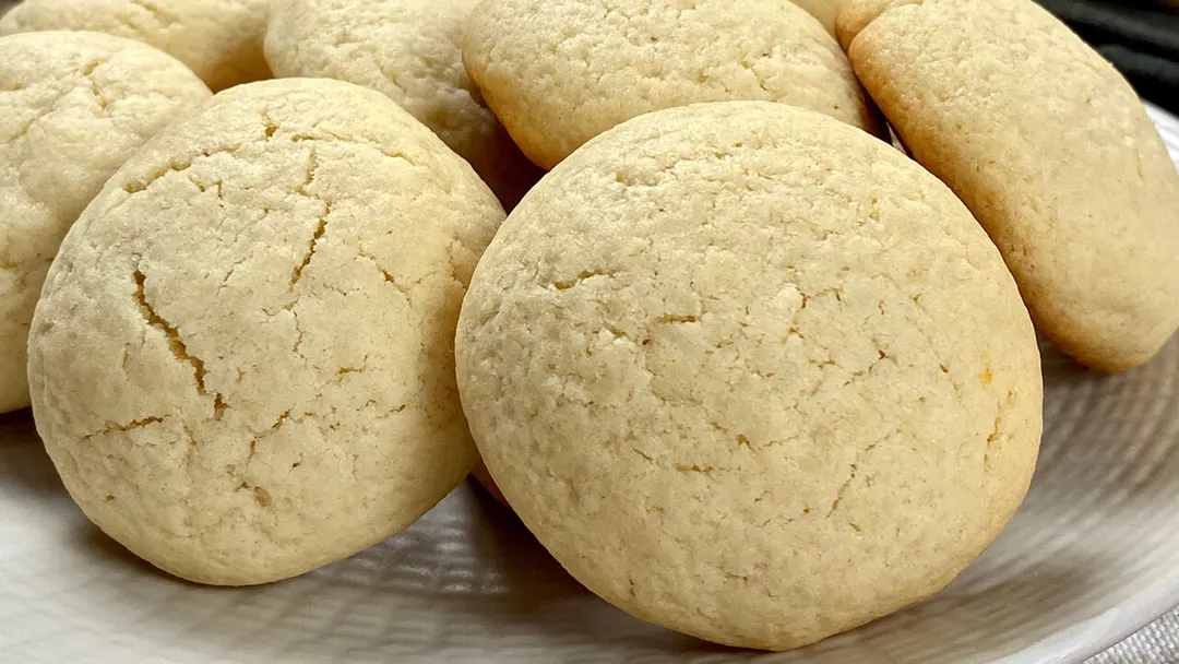 Muchas versiones de esta receta incluyen azúcar impalpable.  