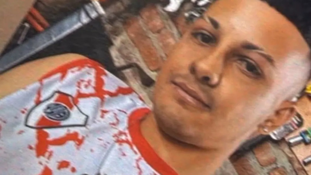 El exnovio de la joven asesinada de 20 a├▒os permanece pr├│fugo y es buscado por femicidio.