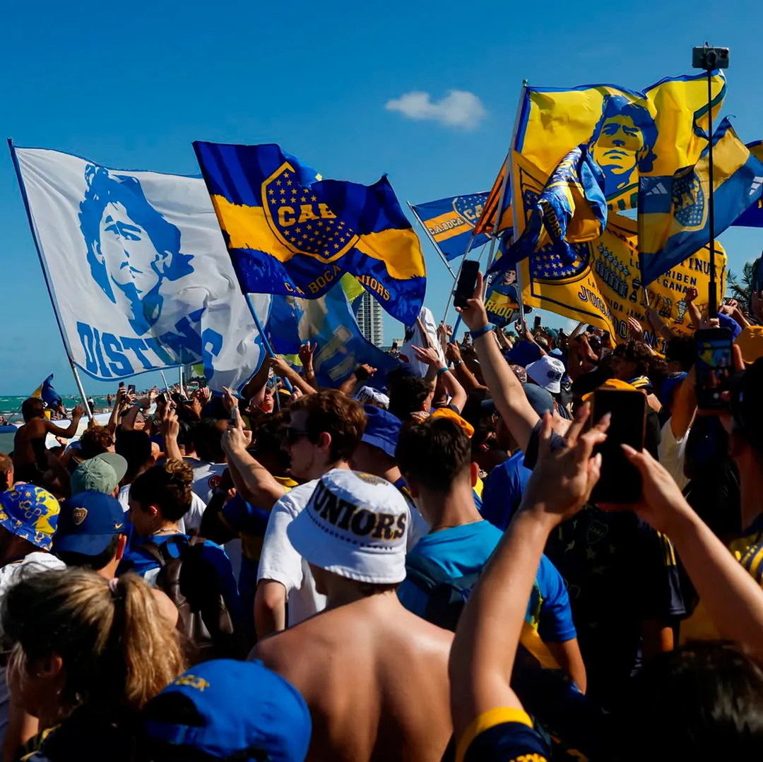 Los hinchas de Boca se movilizaron en las playas de Miami.