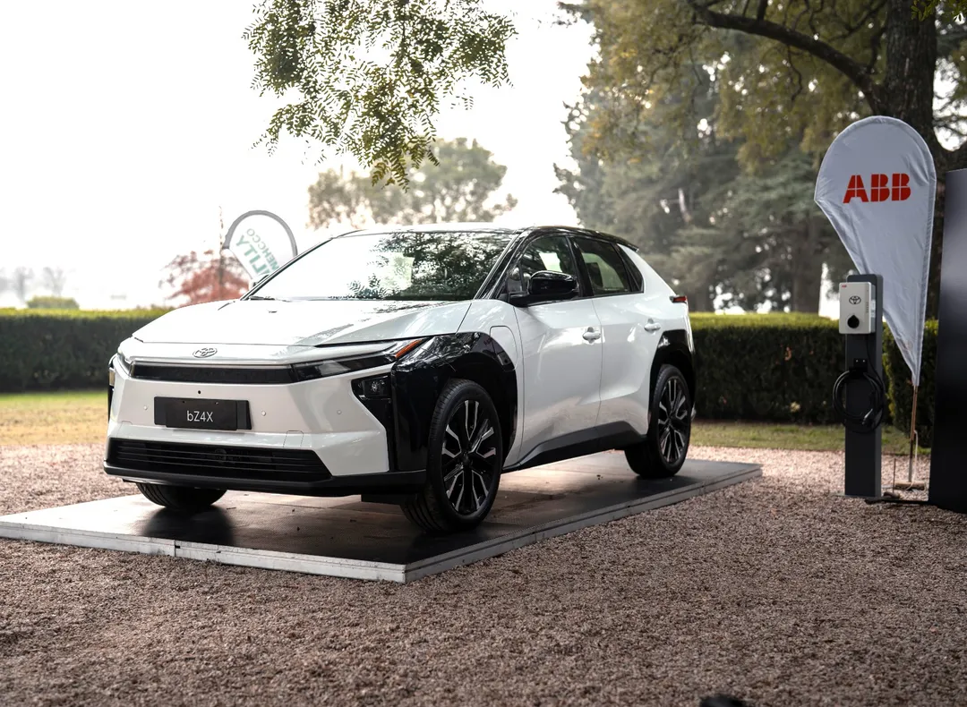 Toyota Argentina elige a ABB para la carga de sus vehículos electrificados
