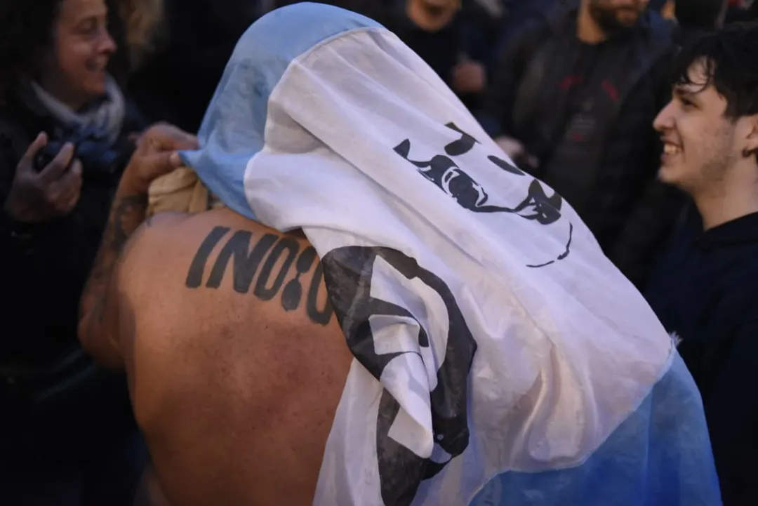 Así arrancó la misa ricotera en Plaza de Mayo.