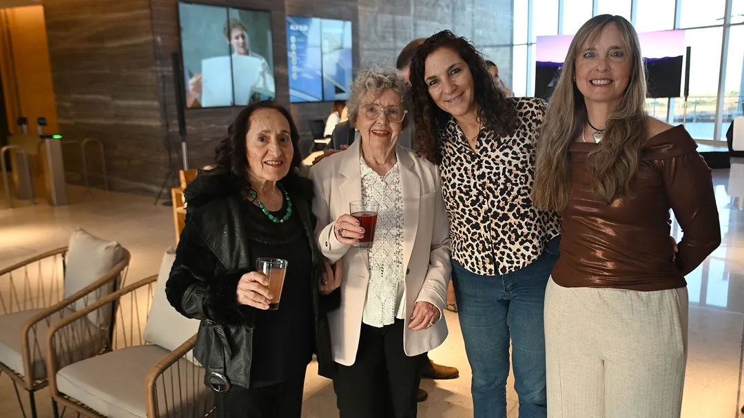 Ana Cayetana, Hilda Bet, Viviana Rinaldi y Silvia Otoya.