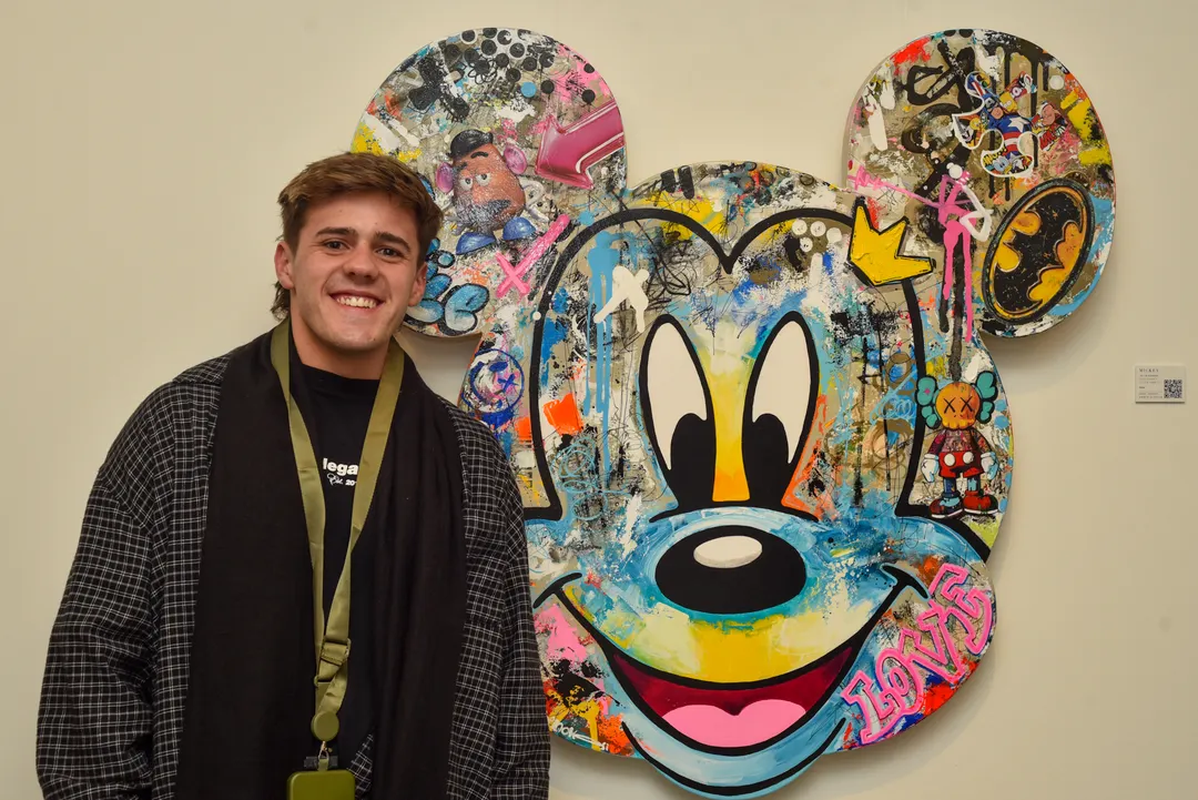 Santi Guerra dijo presente en la muestra de  Daniel Genovesi.