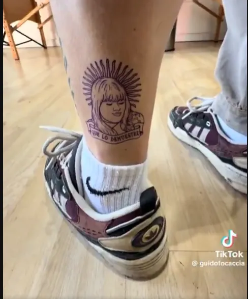 El influencer decidió grabarse el rostro de la mediática en un momento de euforia absoluta durante la semifinal.