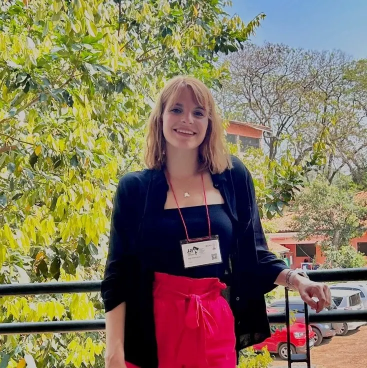 La expositora Sofía Vargha estudió Ingeniería en Alimentos y un Magíster en Ciencia y Tecnología de Alimentos por la prestigiosa Universidad de la República, Uruguay.