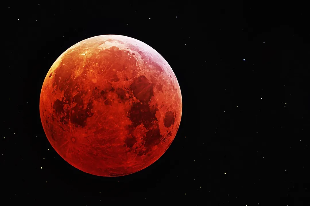 El eclipse, denominado como Luna de sangre, tendría su punto máximo a las 3: 58 am, hora de Argentina Foto: Shutterstock
