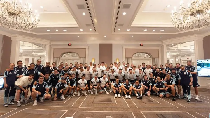 La foto que compartió Lionel Messi en su sentido posteo a horas de la final ante España.