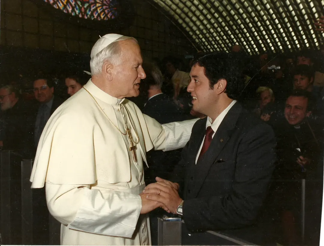 Con Juan Pablo II en 1987