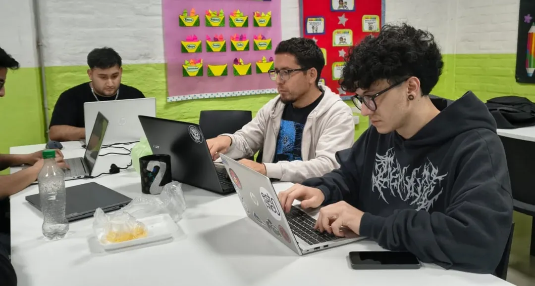 Las empresas podrán recibir alumnos que mejores procesos con Inteligencia Artificial.