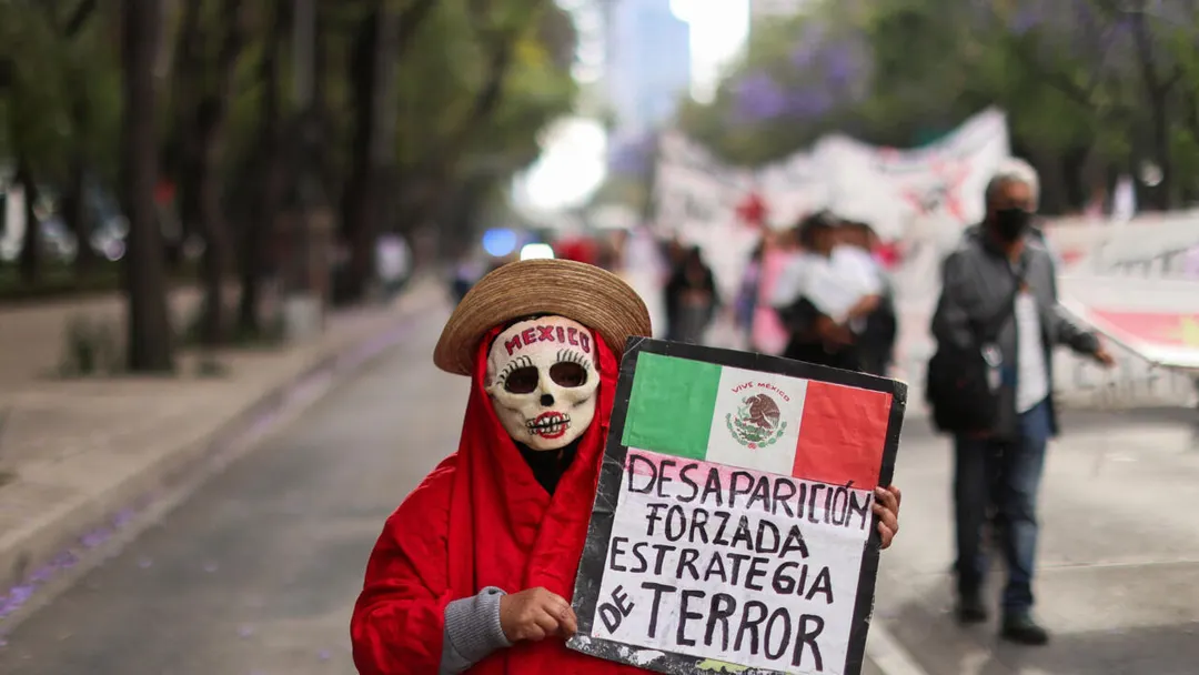 Aprovechan el momento en que millones de personas observan a México para visibilizar una realidad que habitualmente permanece fuera de las transmisiones deportivas. 