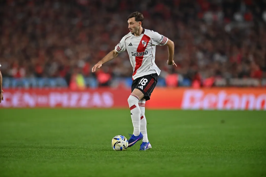 Matías Viña fue presentado en Cruzeiro y contó cómo vivió los últimos dos meses entrenando apartado en Cantilo. Además, dejó una fuerte frase sobre la dirigencia del Millonario.