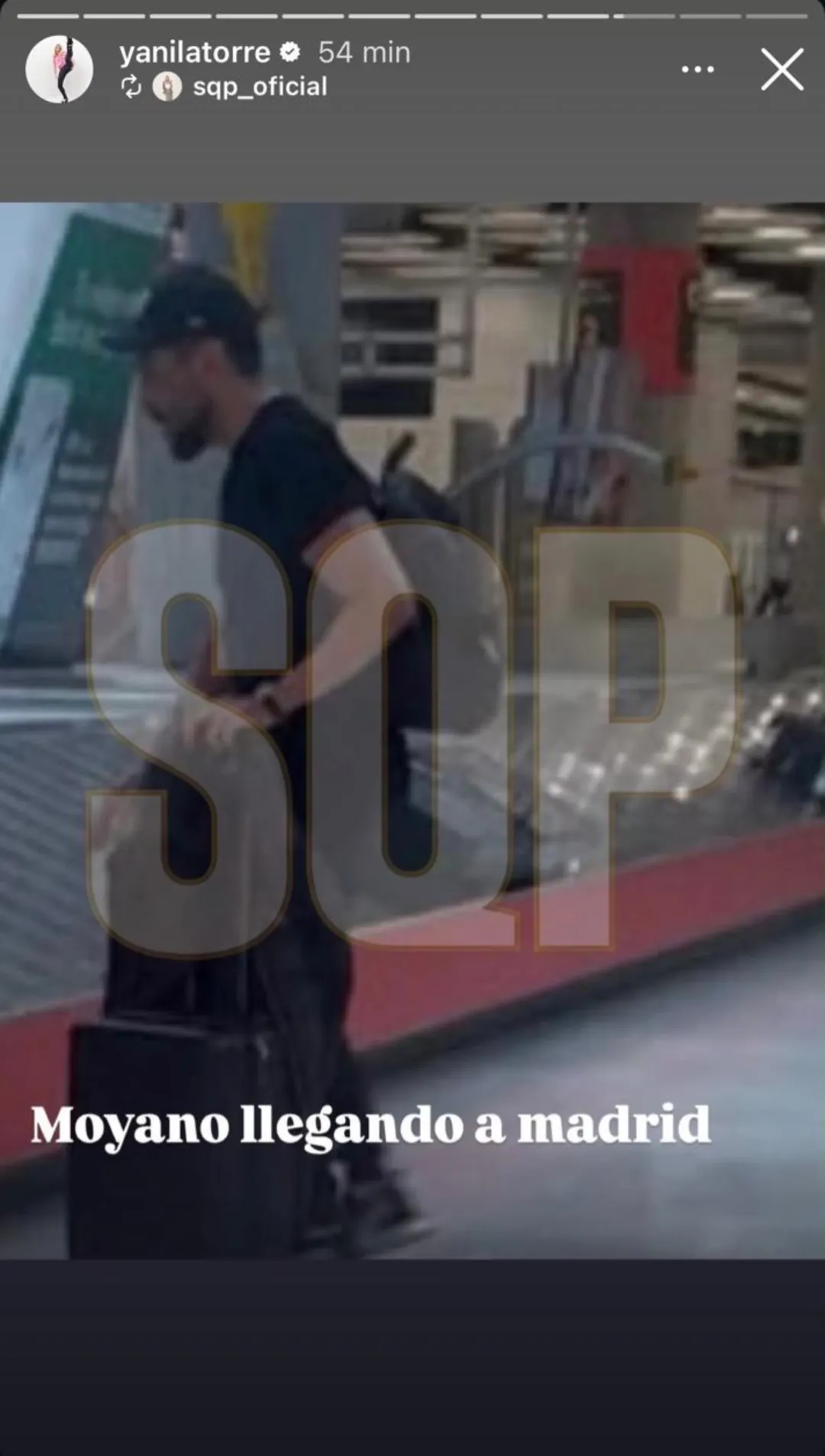 El político se fue a Madrid.